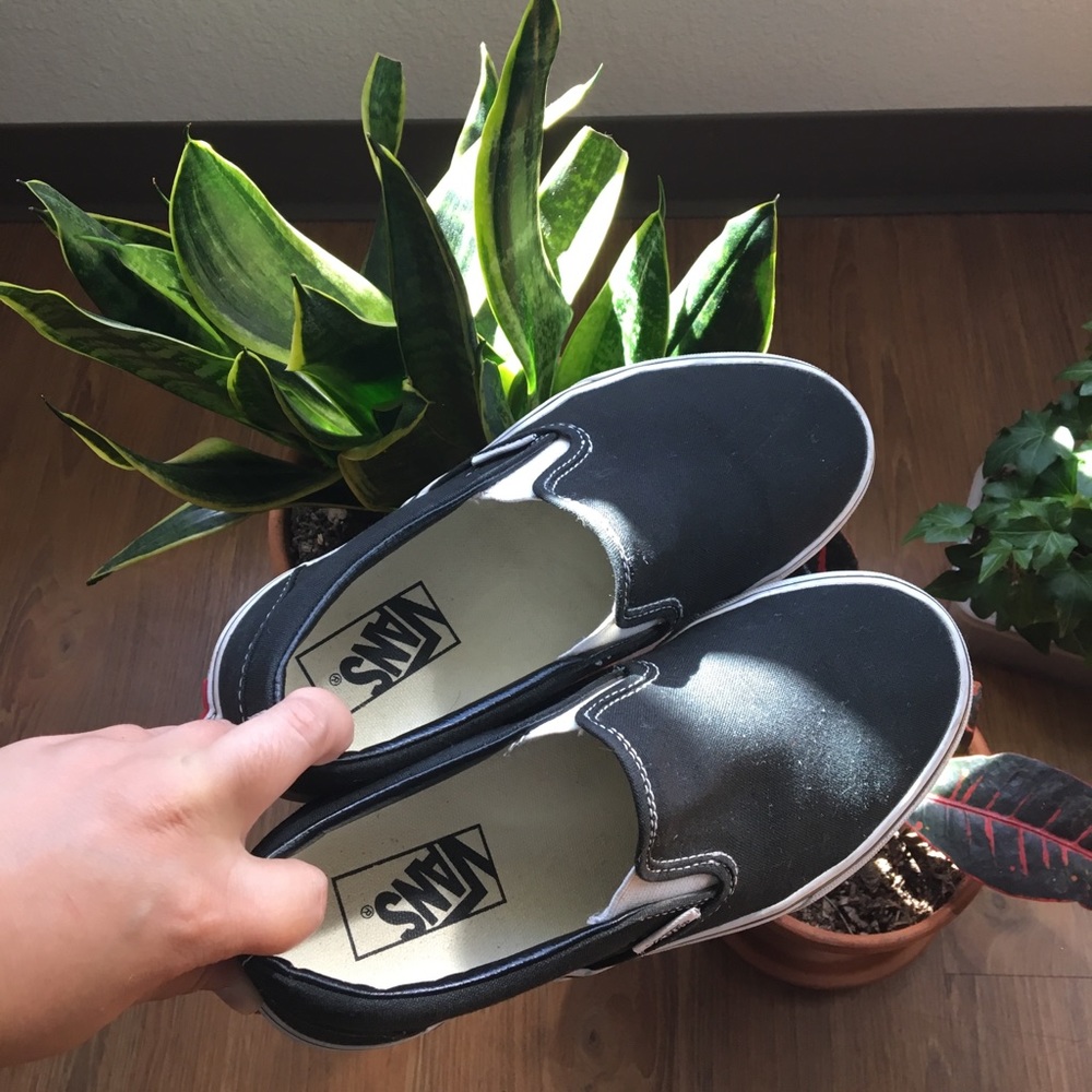 BLACK SLIP ON VANS size 7 :)